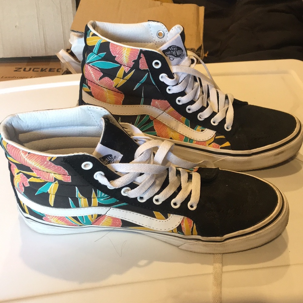 Women’s Vans.
